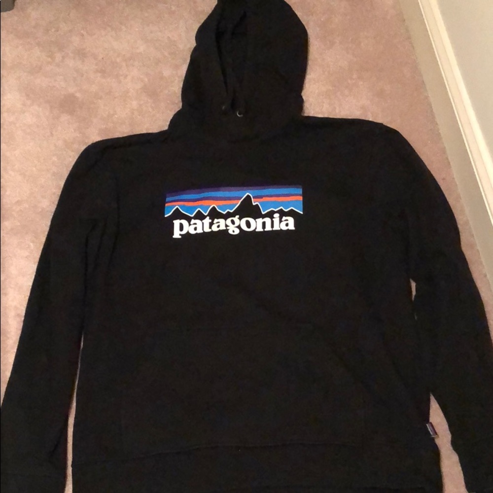 Black Patagonia sweatshirt